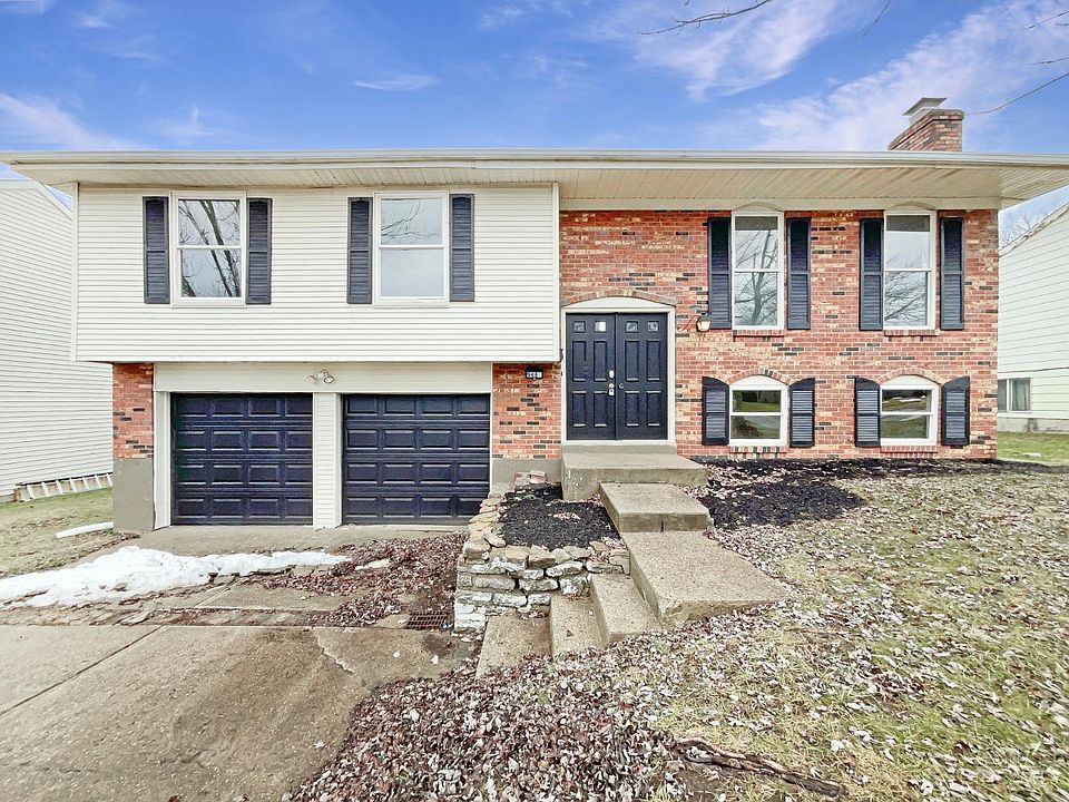 1st image of 946 Harrogate Ct
