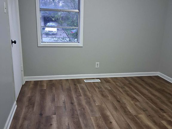 4th image of 1103 Berrywood Ave