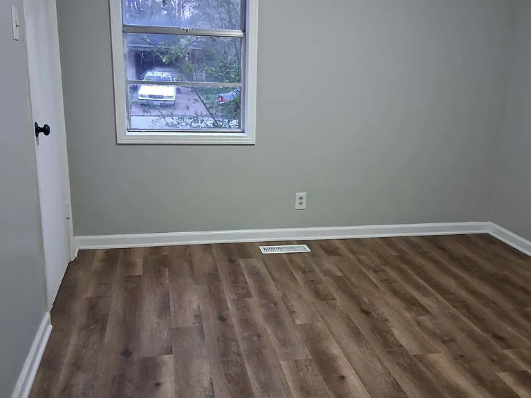 1103 Berrywood Ave — Photo 4