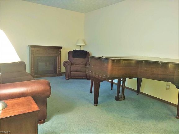 4th image of 2101 Penny Ln