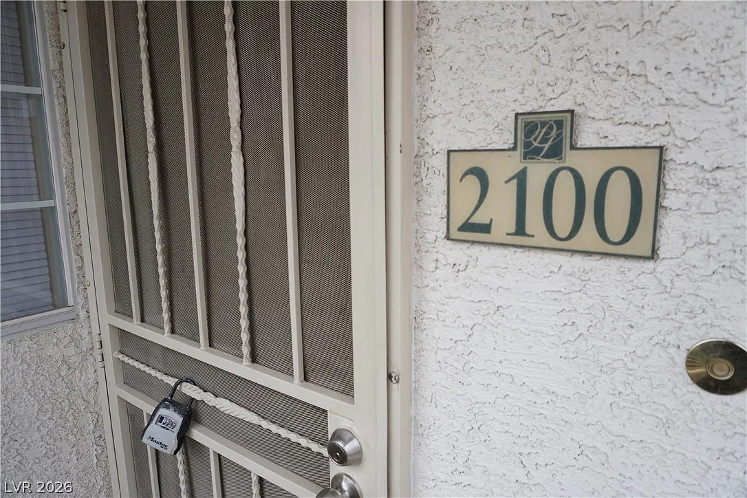 3 bed, 2.0 bath, 1228 sqft, $1,500 — Photo 1