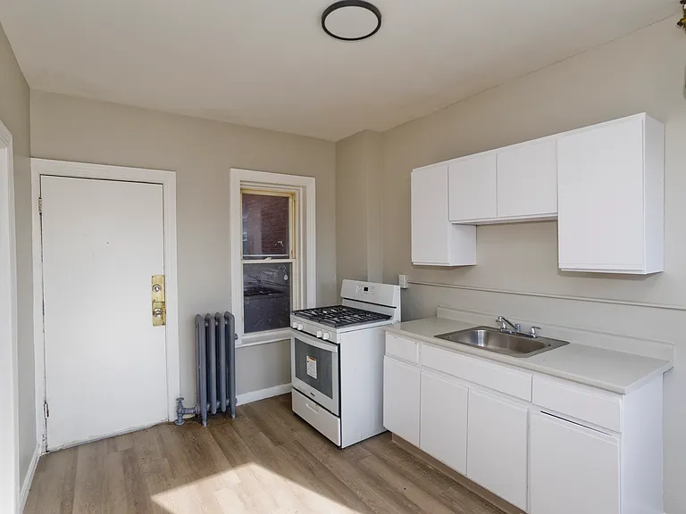 201 Dickinson St #6 — Photo 8