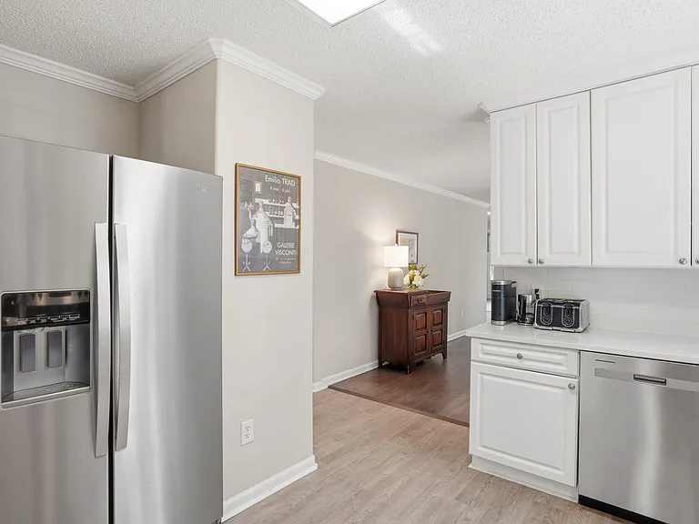 Keswick Dr — Photo 10