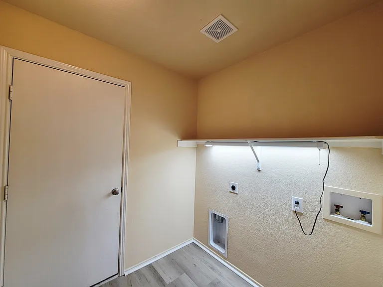10032 Daly Dr — Photo 18