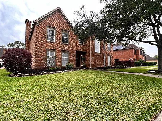 2104 Bay Hill Dr