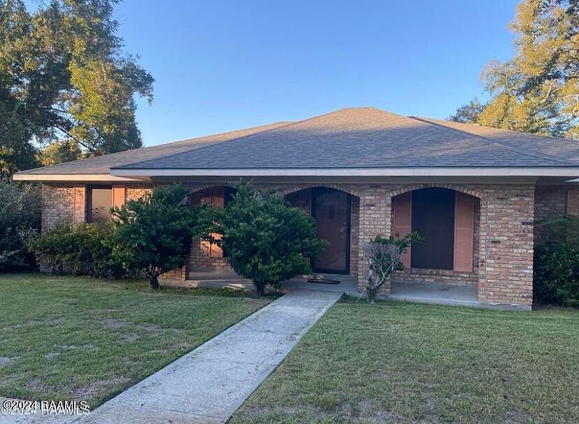 1st image of 123 Kingswood Drive