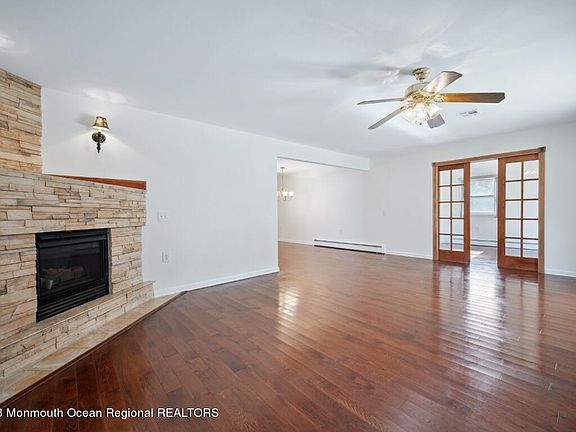 4th image of 154 Bonaire Drive