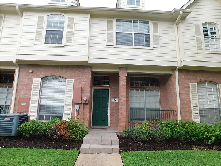 2710 Grants Lake Blvd #J2 — Photo 3