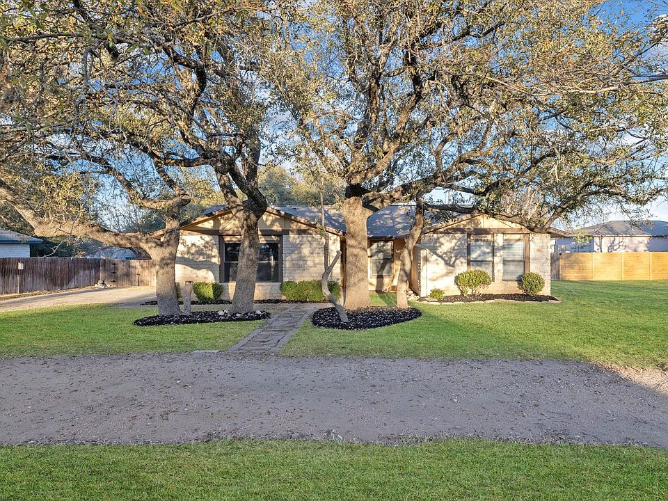 1st image of 2206 Castlewood Trl