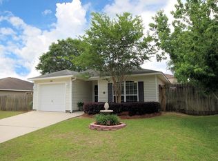 346 Apple Dr, Crestview, FL 32536
