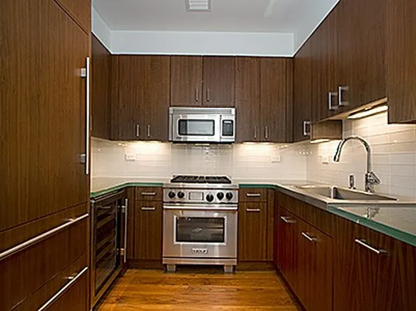 33 West 56th Street image 1 of 12