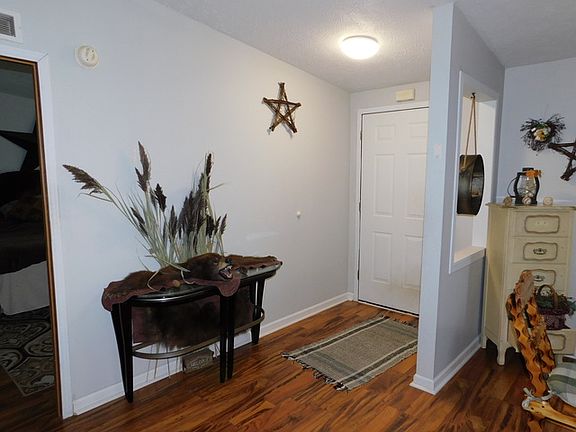 3rd image of 326 Mallard Ln