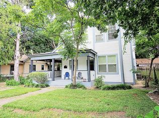 515 W 7th St, Taylor, TX 76574