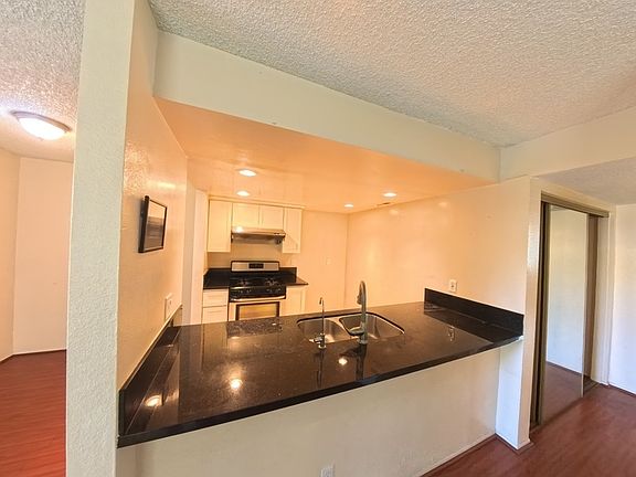4th image of 5518 Dobbs St APT 9