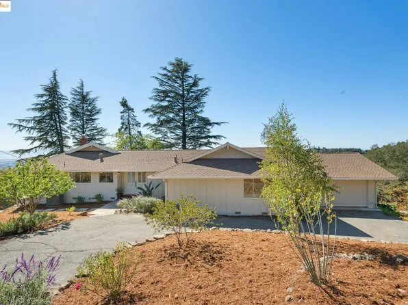 2 Graham Pl, Oakland, CA 94619