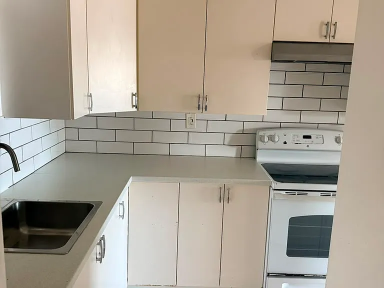 6130 W 21st Ct #302 — Photo 8