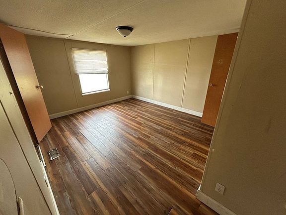 4th image of 304 Reid Ct