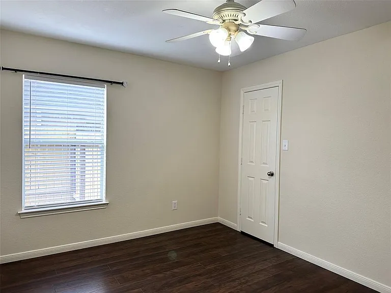 1707 Magnolia Lk — Photo 34