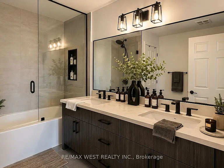 16 Dallimore Cir #707 — Photo 11