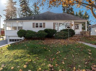 403 W Roosevelt St, Freeport, IL 61032