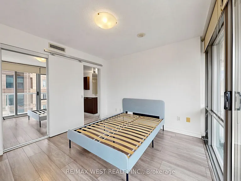 38 Grenville St #1203 — Photo 12