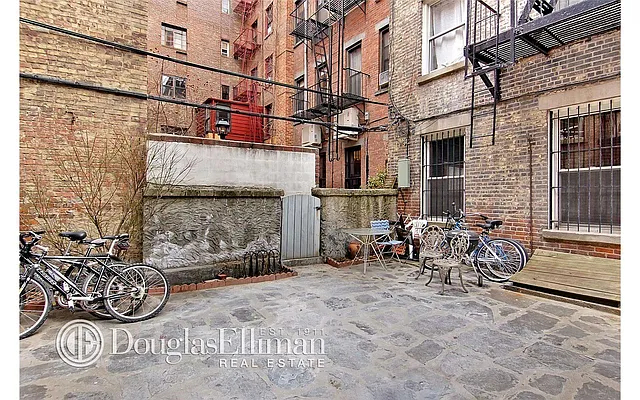 Rented by Douglas Elliman | media 10