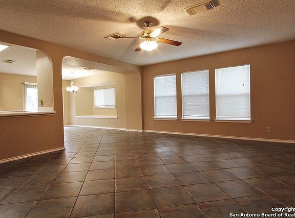 4th image of 15714 Walnut Creek Dr