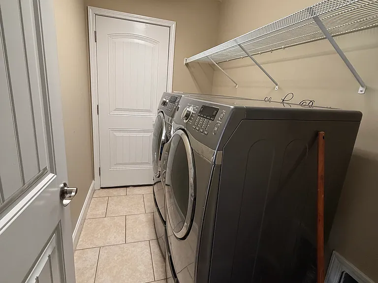 619 Uniola Dr — Photo 14