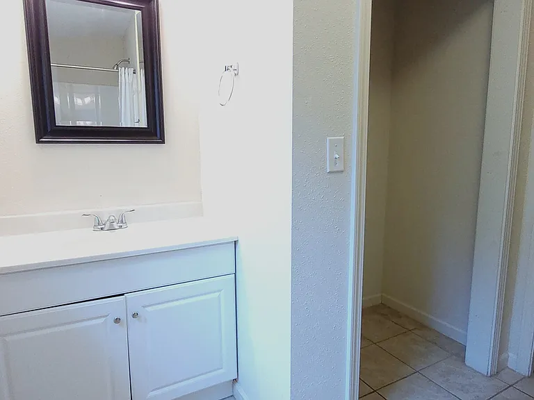 30 Iron Horse Ln #L5 — Photo 1