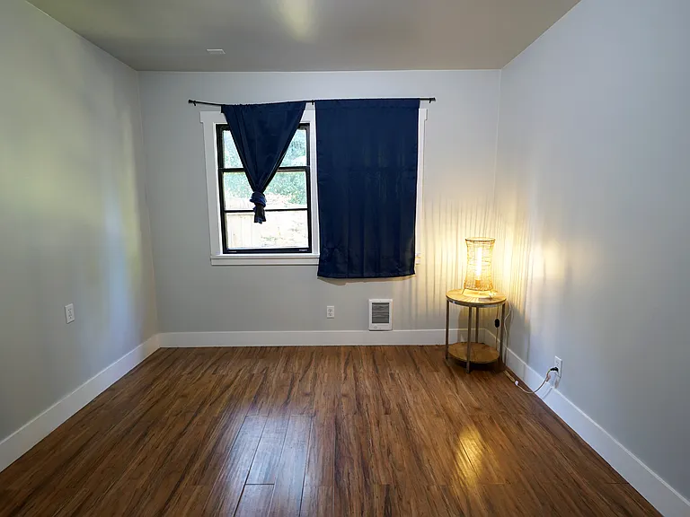 4606 NE 54th St — Photo 57