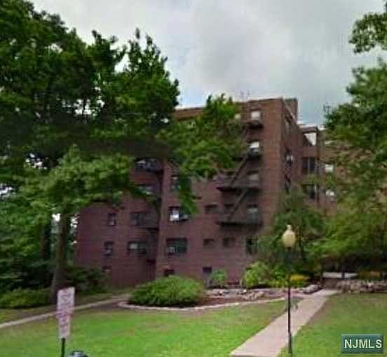 1st image of 400 Park Pl APT 5F
