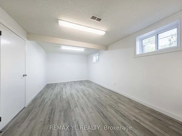 34 Tulane Cres #BASEMENT — Photo 16