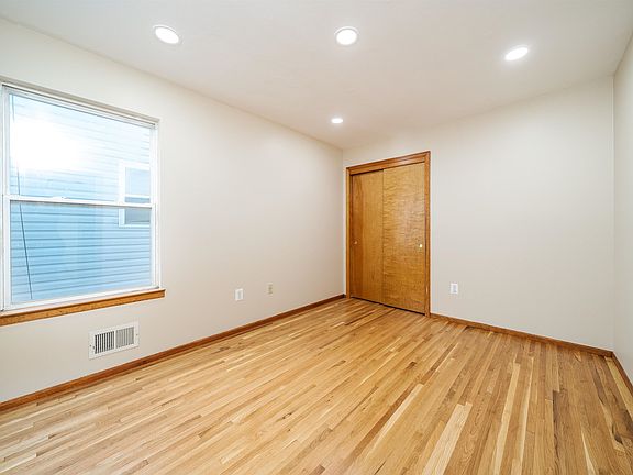 5th image of 149 Hobart Ave Floor 1