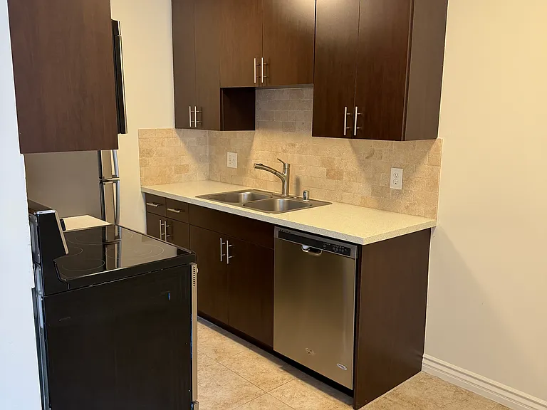 470 E Angeleno Ave — Photo 41