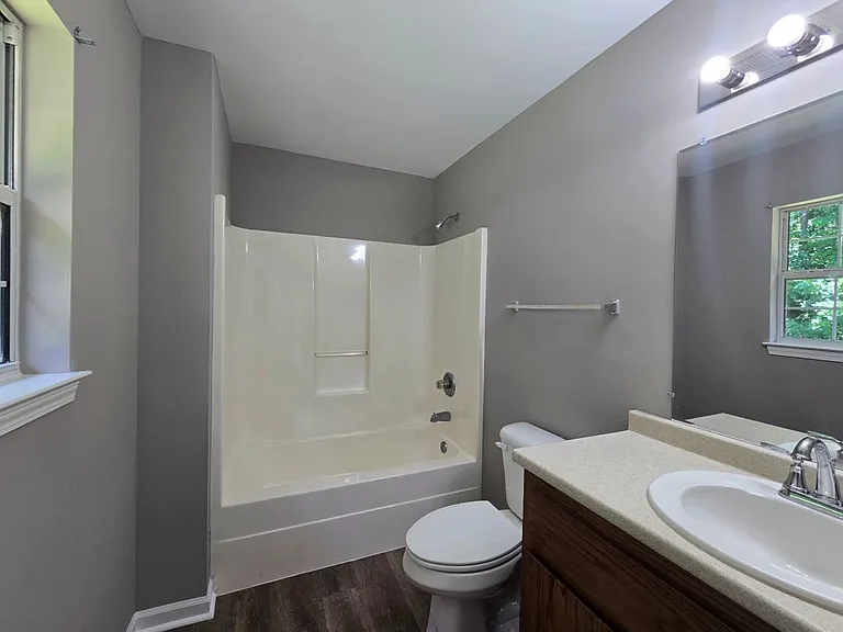 26-28 Sandcreek Dr NW — Photo 6