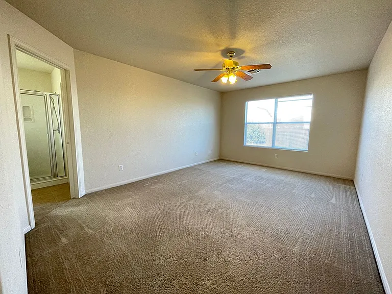 3407 Catalina Dr — Photo 15
