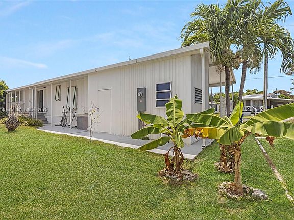 5th image of 807 S Ruby Dr