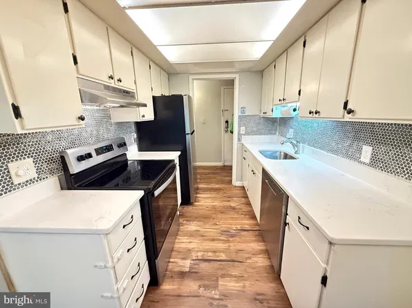 2239 Castle Rock Sq APT 12C, Reston, VA 20191