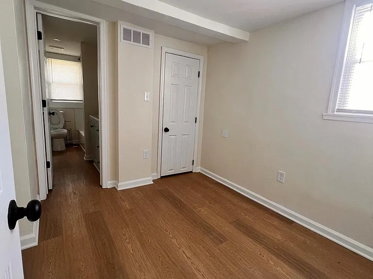 1704 Tulip St — Photo 6