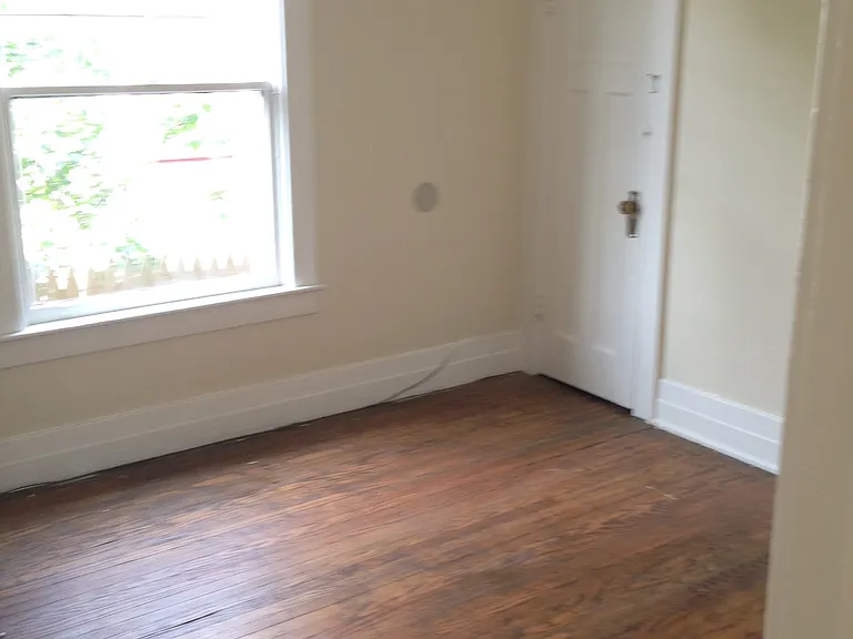 142 Lafayette Ave — Photo 8