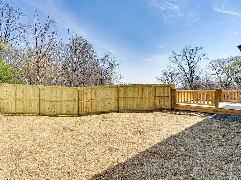 301 Candle Light Dr — Photo 36