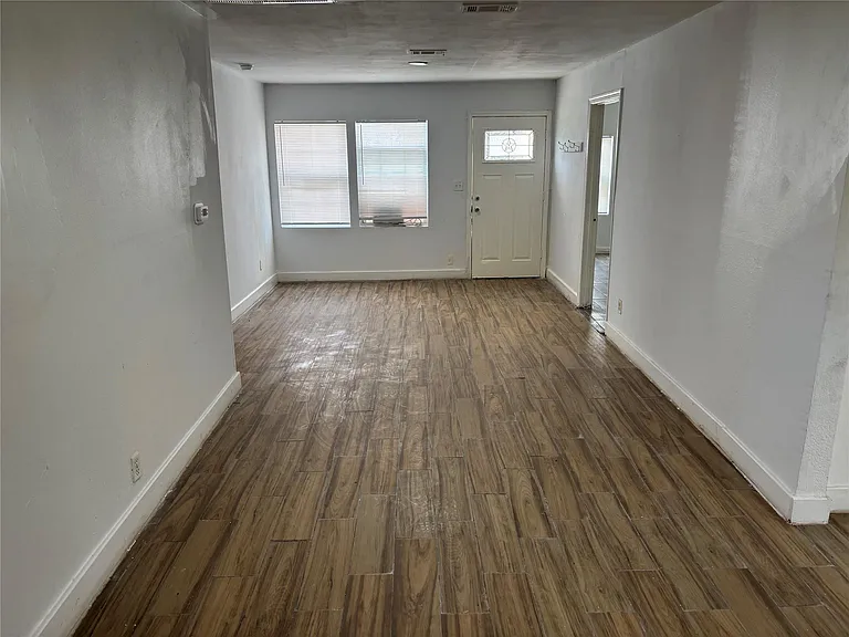 6709 Kassarine Pass — Photo 4