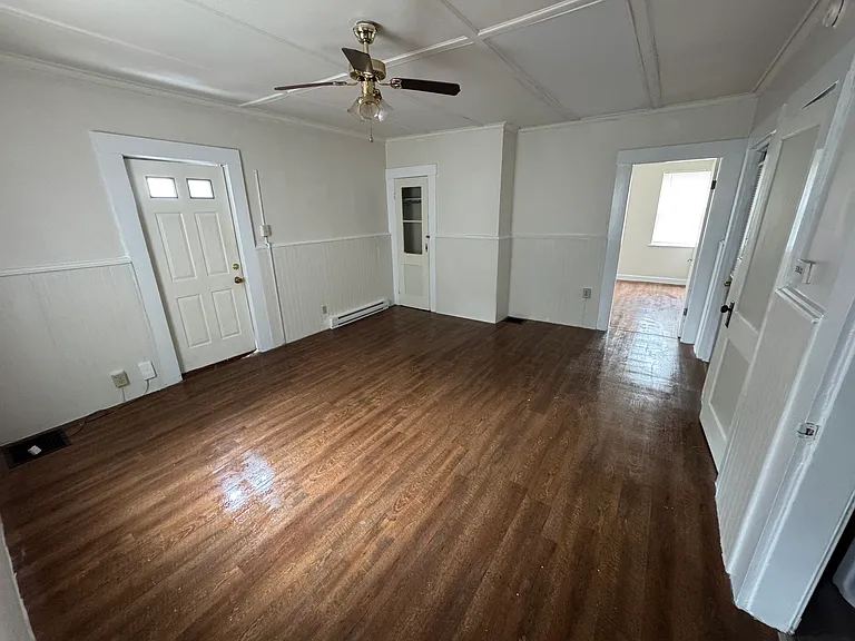 72 Military St #6 — Photo 1