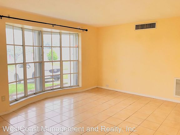 3rd image of 3403 Clydesdale Dr
