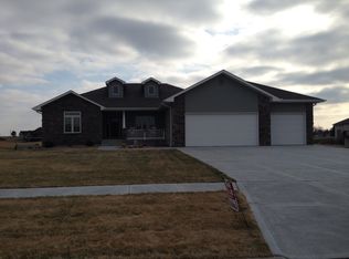 124 Platte View Dr, Phillips, NE 68865