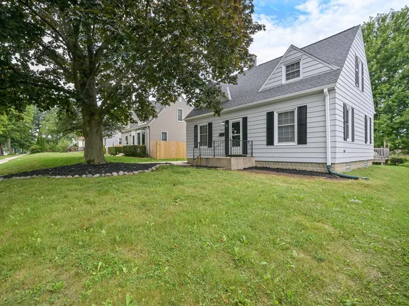 2563 S 99th STREET, West Allis, WI 53227