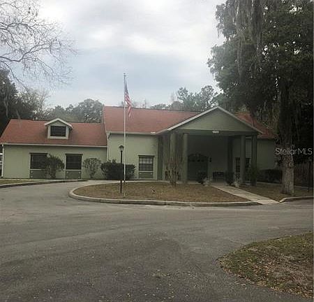 3rd image of 2810 Kingswood Cir