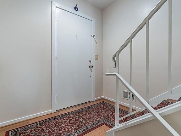 4th image of 6031 Clerkenwell Ct