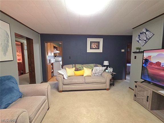 5th image of 346 Island View Dr