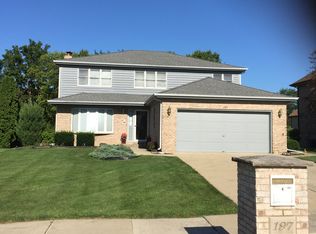 197 Hillandale Dr, Bloomingdale, IL 60108